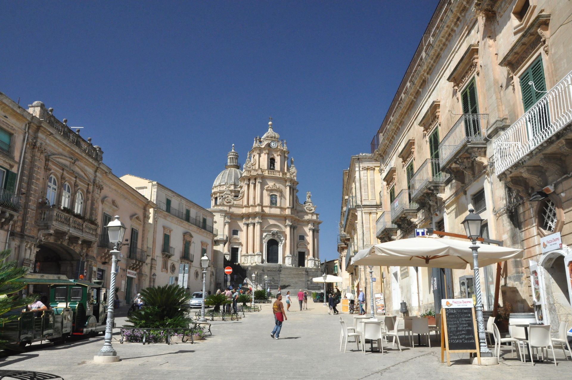 Ragusa (Photo license: CC BY-SA 2.0)
